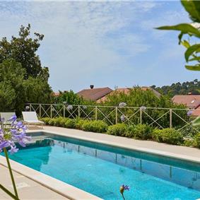 4 Bedroom villa with pool in Mlini, Sleeps 8
